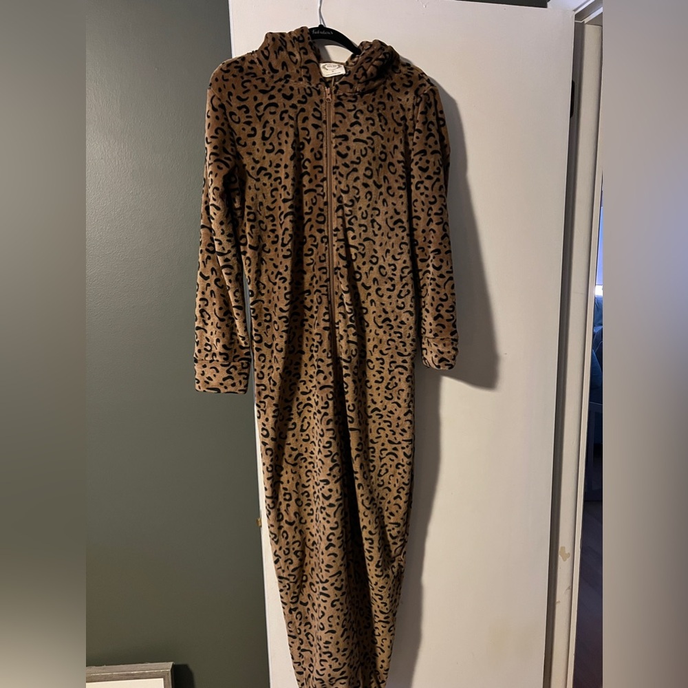 Joyfolie cheetah onesie pajamas